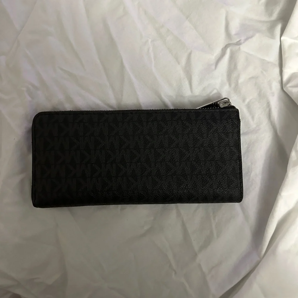 Michael Kors Black Jet Set Travel Zip-Around Wallet